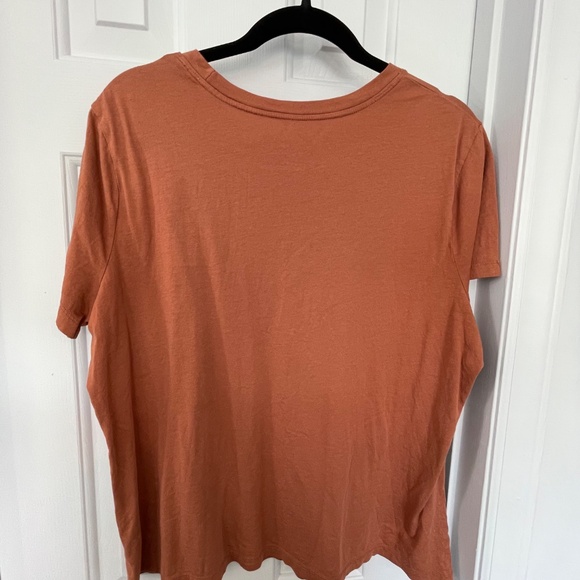 Tee-shirts--assorted - Picture 10 of 13